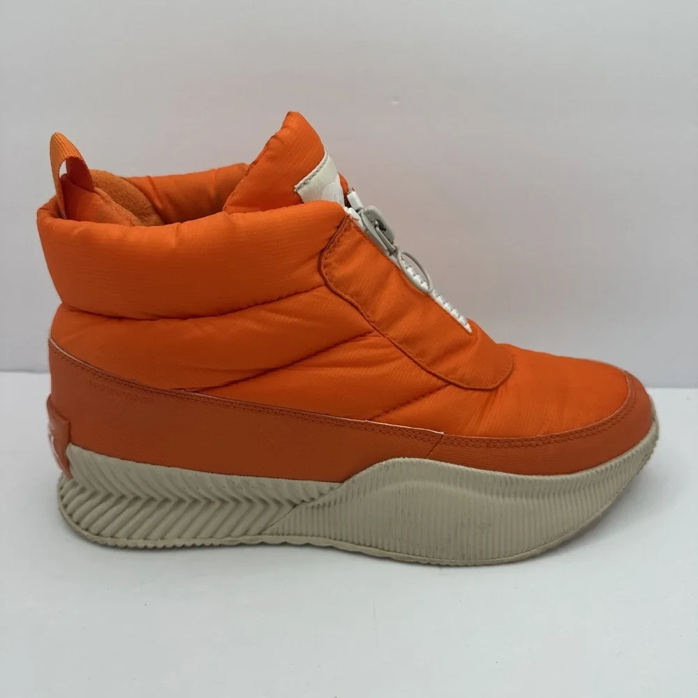 Sorel Out N About III Puffy Zip Orange Winter Boots Womens Size 9.5 NL4934-805
